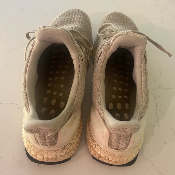 Adidas Ultraboosts - Picture 6 of 8